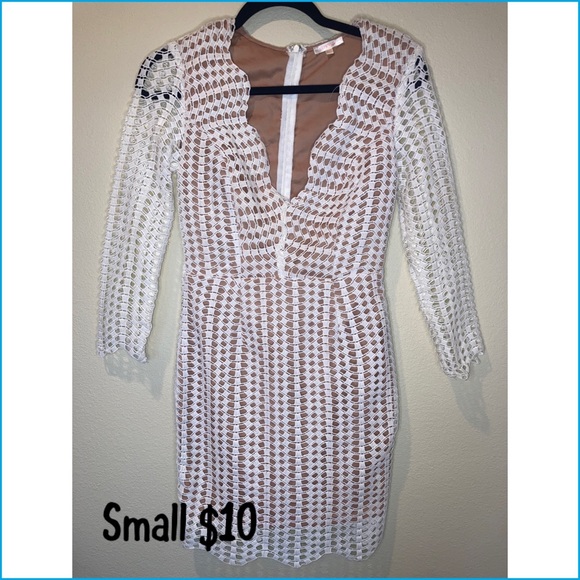 Dresses - Picture 4 of 12